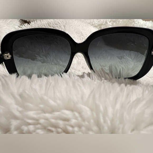 Authentic Chanel sunglass - Picture 5 of 5
